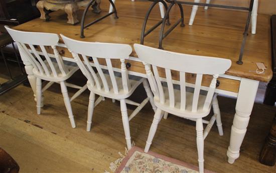 Pine kitchen table & a set of 5 lathe-back chairs(-)